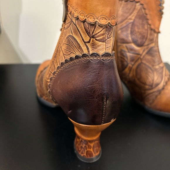 L’artiste Ankle Booties - Picture 4 of 6